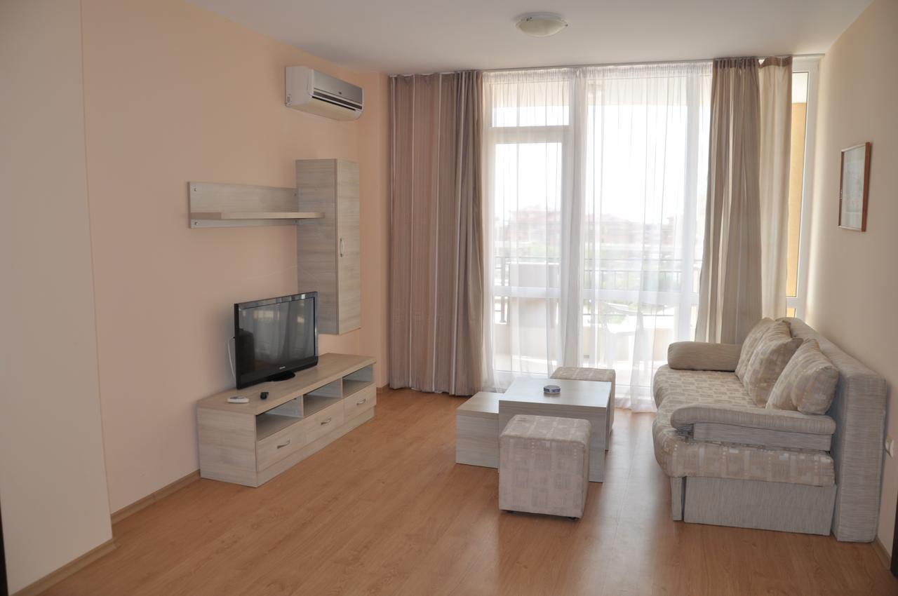 Luxor Apartments Pomorie Esterno foto