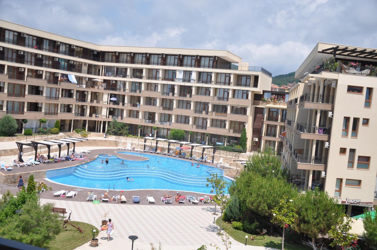 Luxor Apartments Pomorie Esterno foto