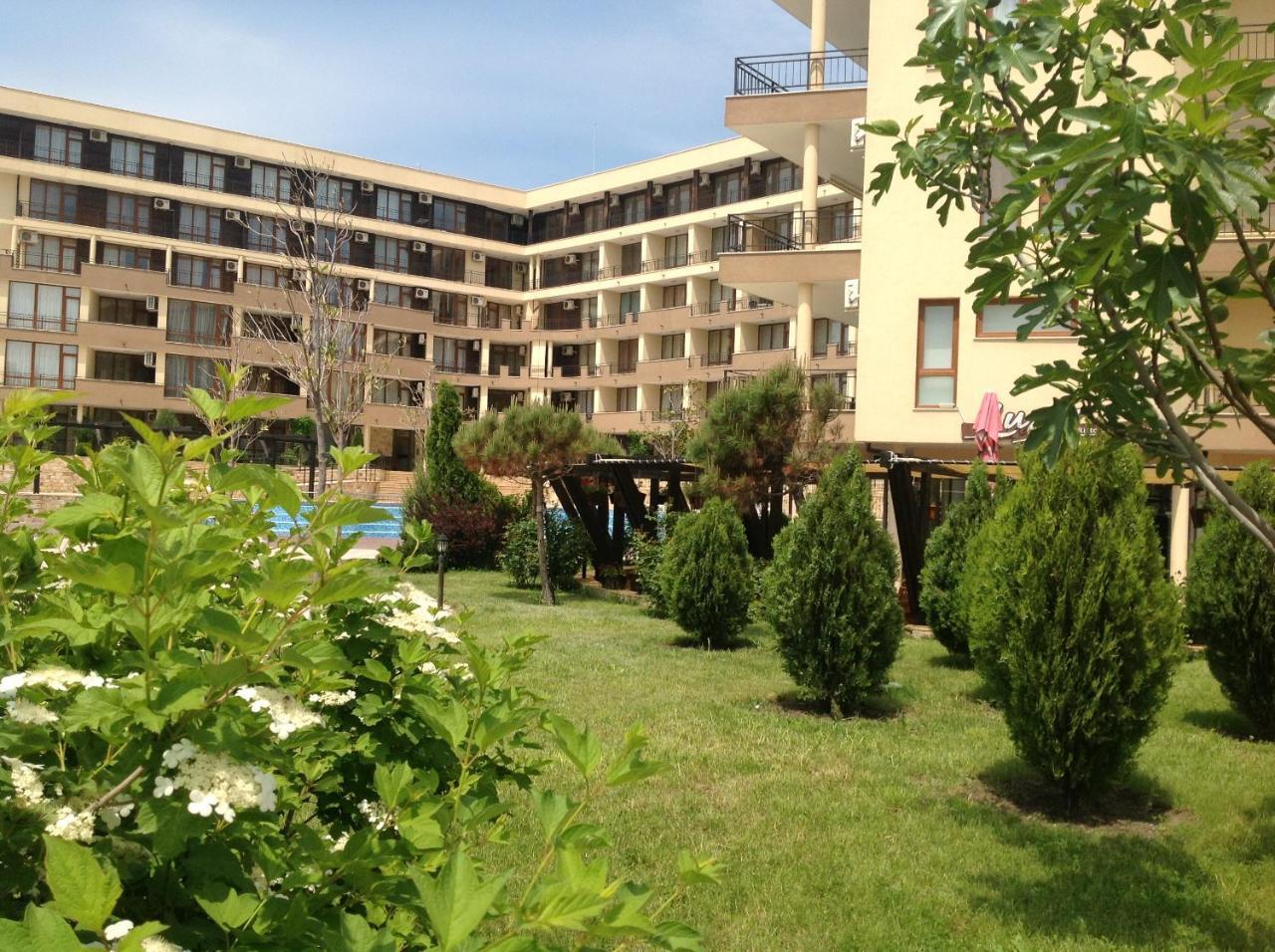 Luxor Apartments Pomorie Esterno foto